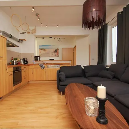 F-1093 Elise 03 Veranda, Gartennutzung * Goehren (Ruegen)