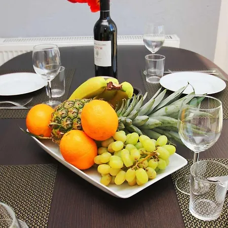 Appartement F-1093 Elise 03 Veranda, Gartennutzung