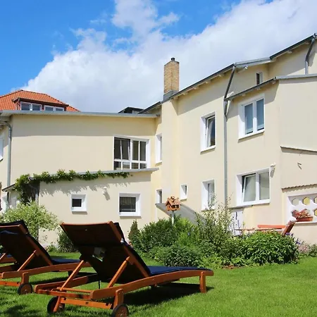 F-1093 Elise 03 Veranda, Gartennutzung Goehren (Ruegen)